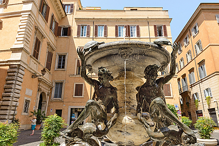 Turtle Fountain and Palazzo Costaguti