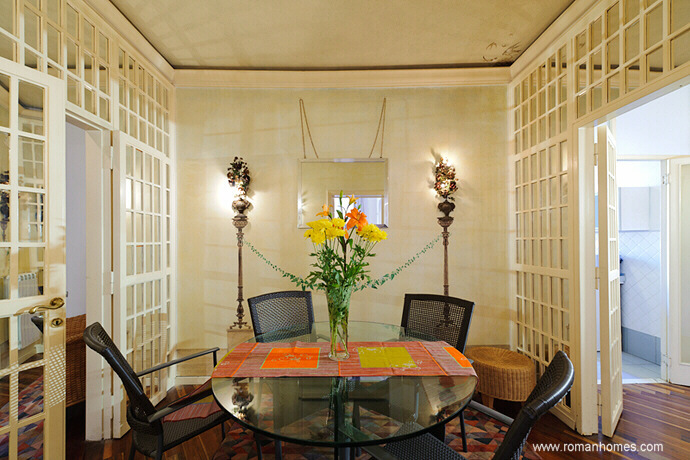 The elegant and charming dining room 